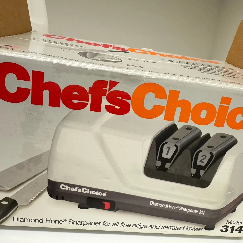 Chef’sChoice 314 Electric Diamond Sharpener White Fine Edge &‎ Serrated Knives